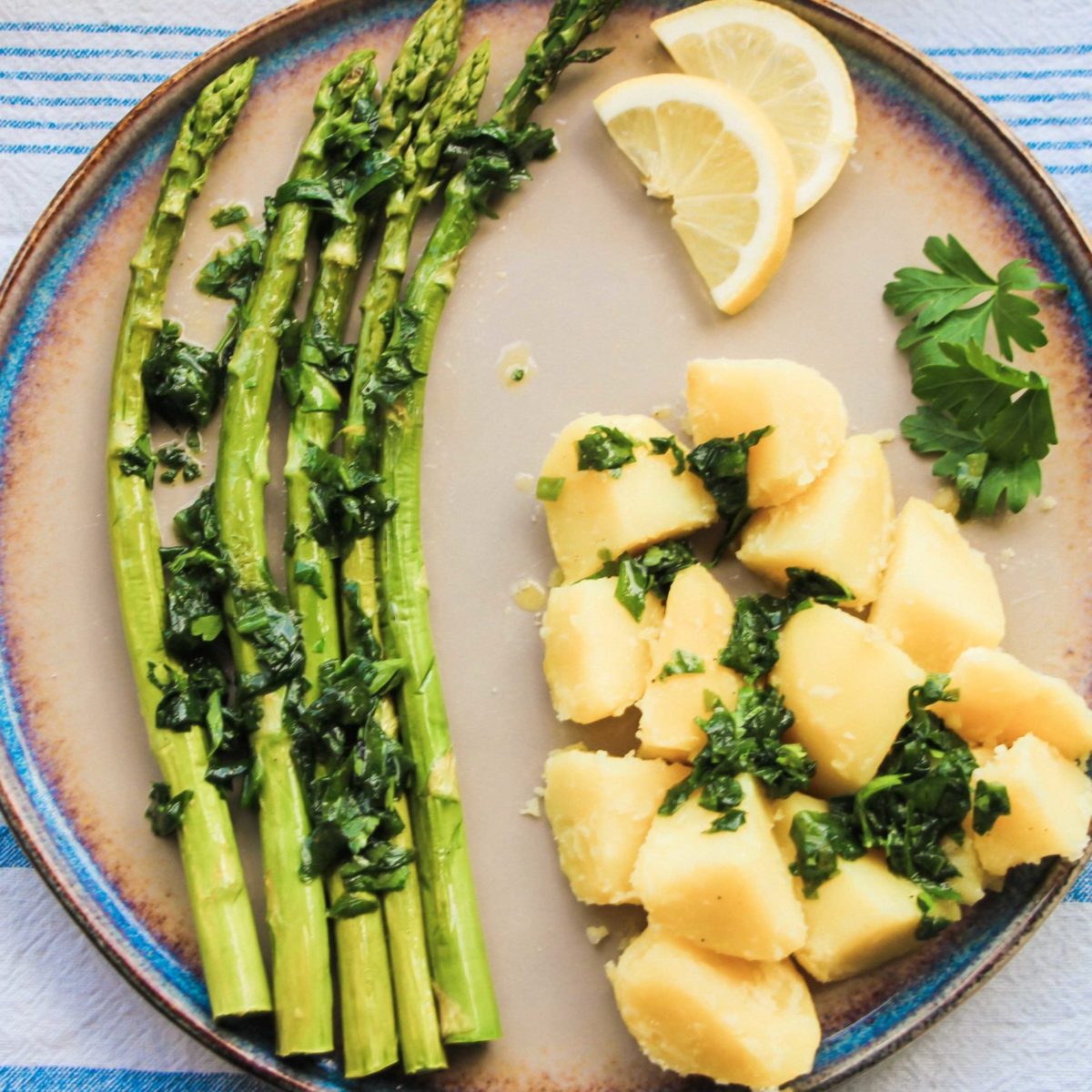 Grüner Spargel mit Bärlauch-Vinaigrette