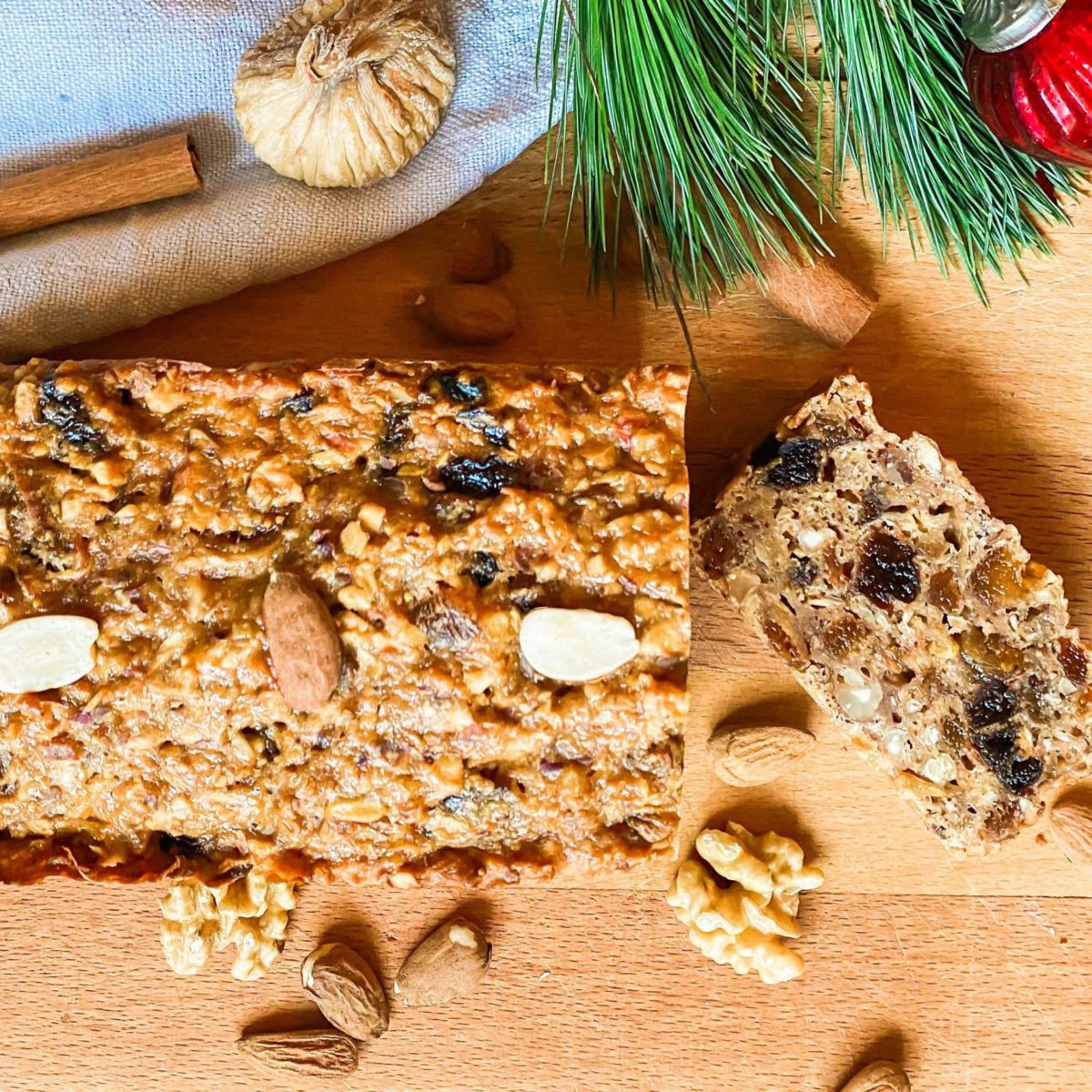 Weihnachtliches Früchtebrot ohne Zucker