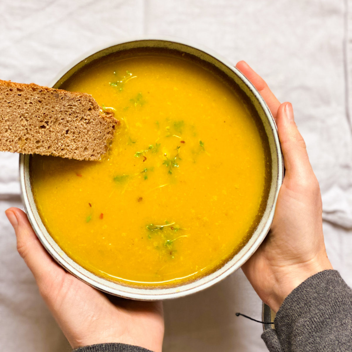 Gelbe Bete Linsen Suppe